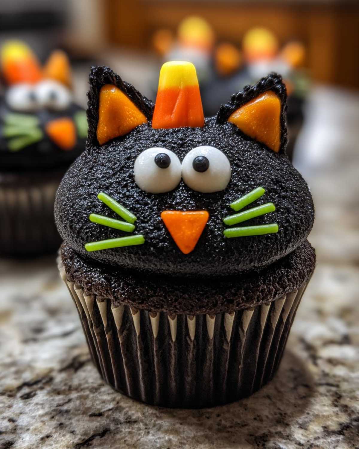 Black Cat Cupcakes - detail 1
