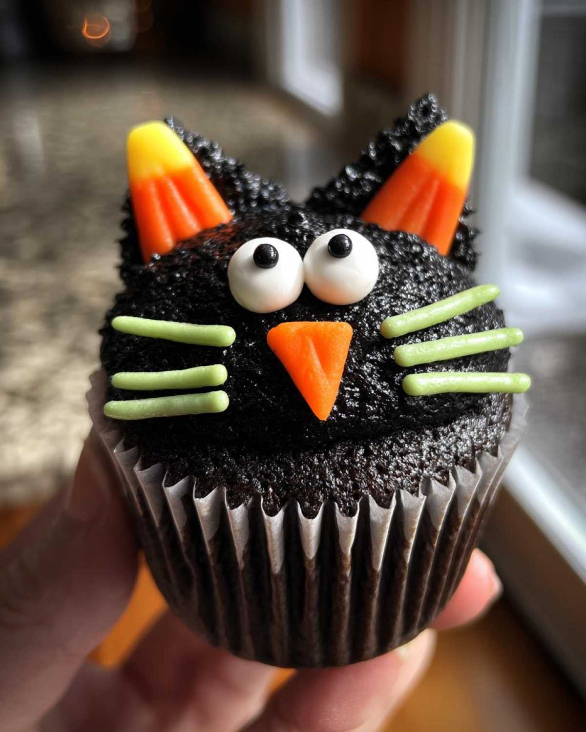 Black Cat Cupcakes - detail 4