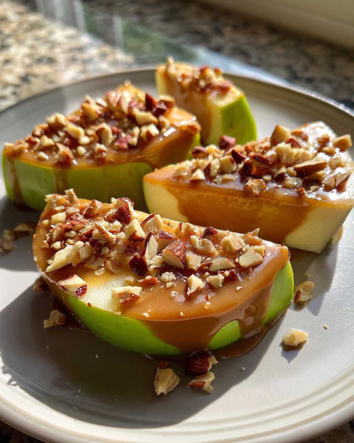 Caramel Apple Slices with Nuts - detail 1