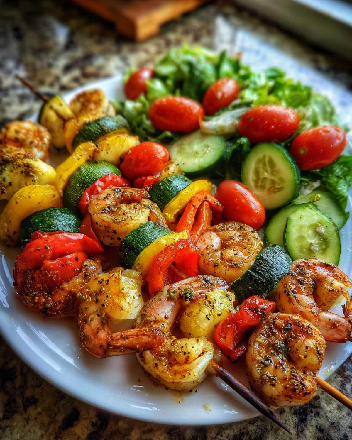 Grilled Shrimp Skewers with Veggie Salad - detail 2