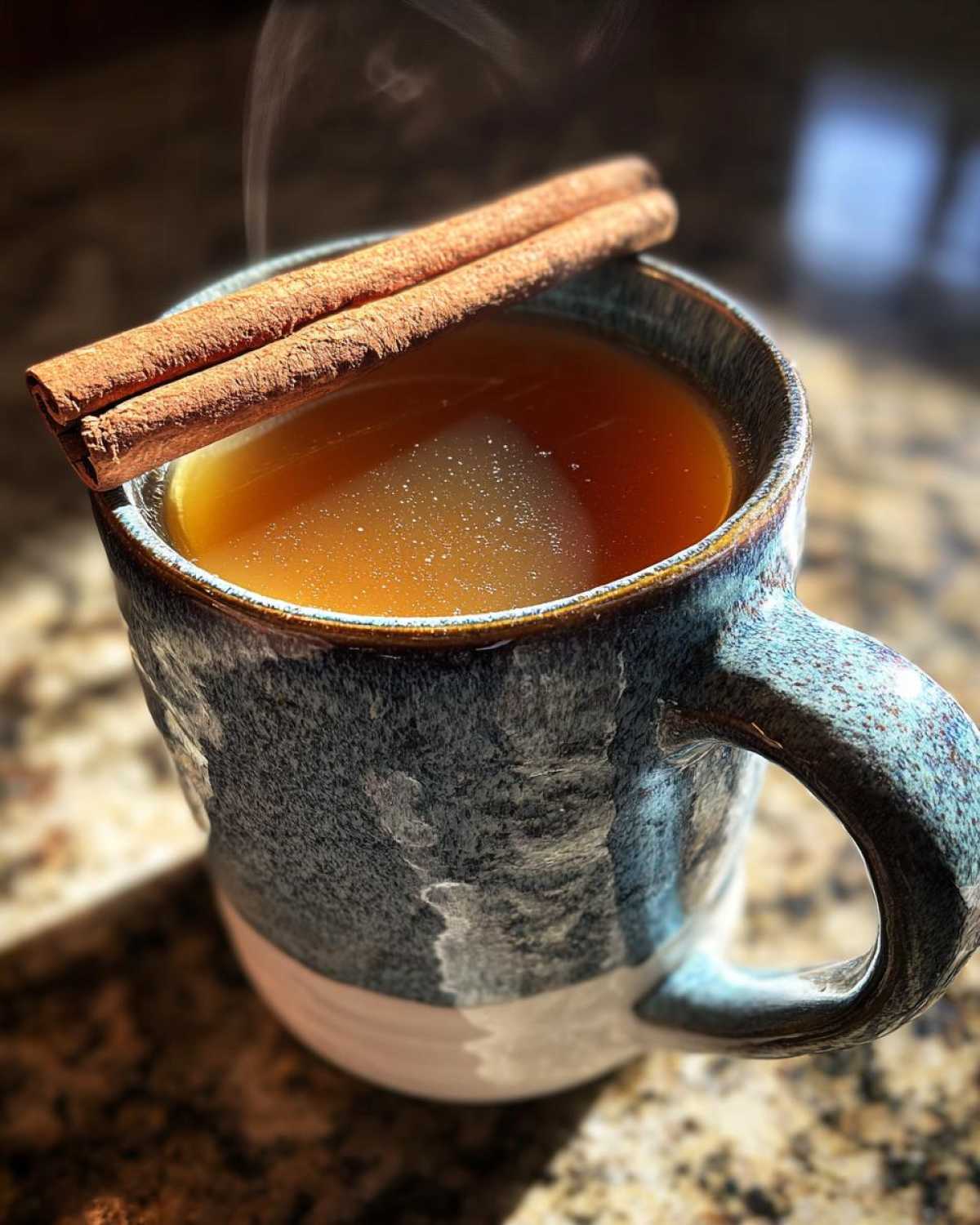 Hot Apple Cider with Cinnamon - detail 1