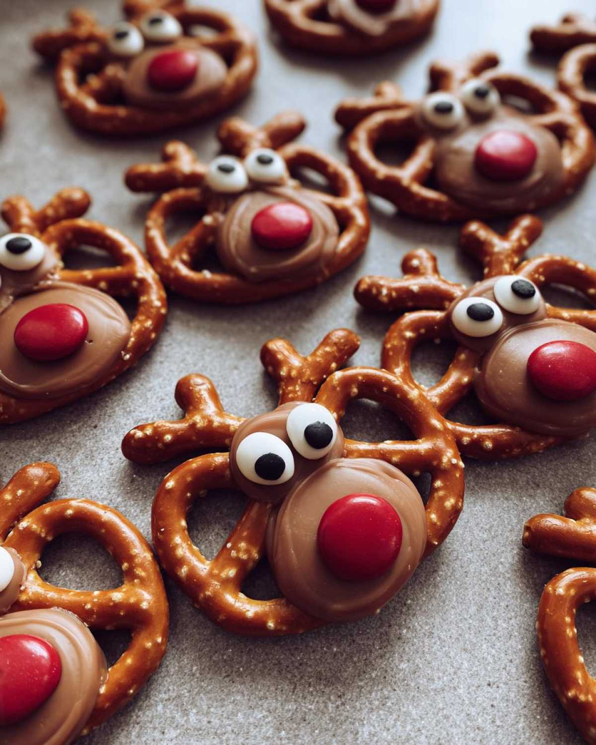 No-Bake Reindeer Pretzels - detail 3