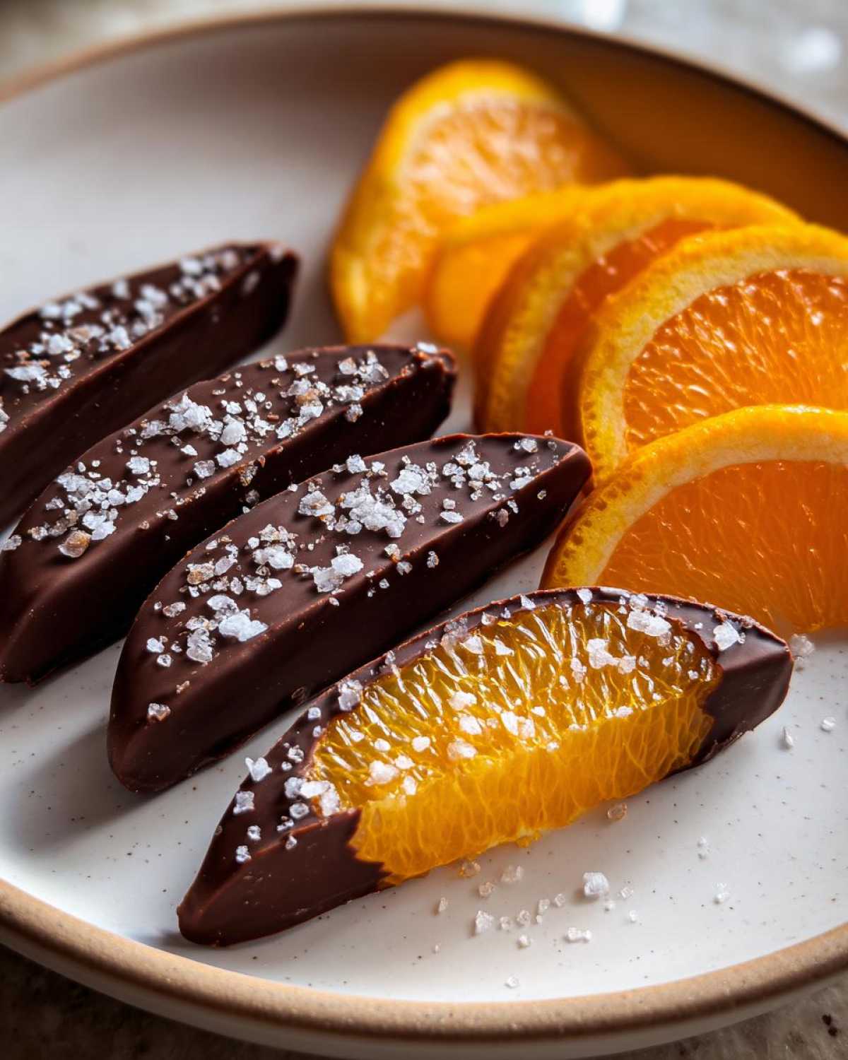 Chocolate-Dipped Orange Slices (Healthy Candy Fix) - detail 1