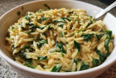 Creamy One-Pot Orzo with Spinach (No Fuss Meal)