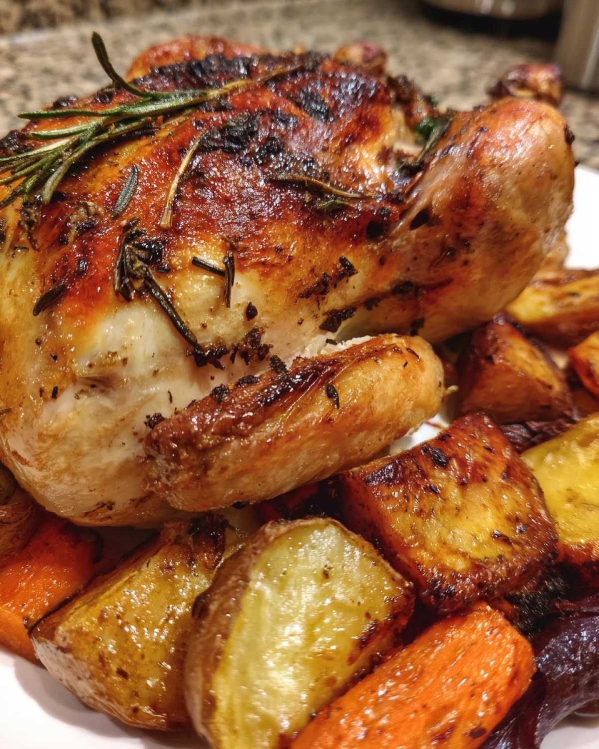 Garlic-Herb Roast Chicken & Veggies (Sunday Roast Simplified) - detail 3