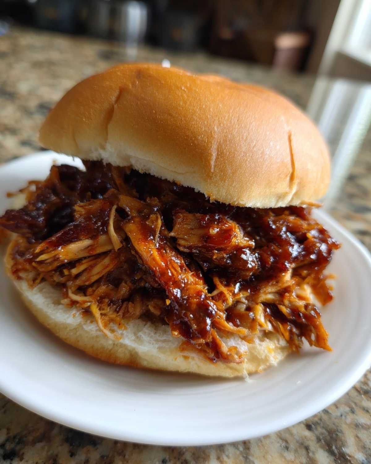 Jackfruit Pulled 'Pork' Sandwich (You’ll Be Amazed) - detail 3