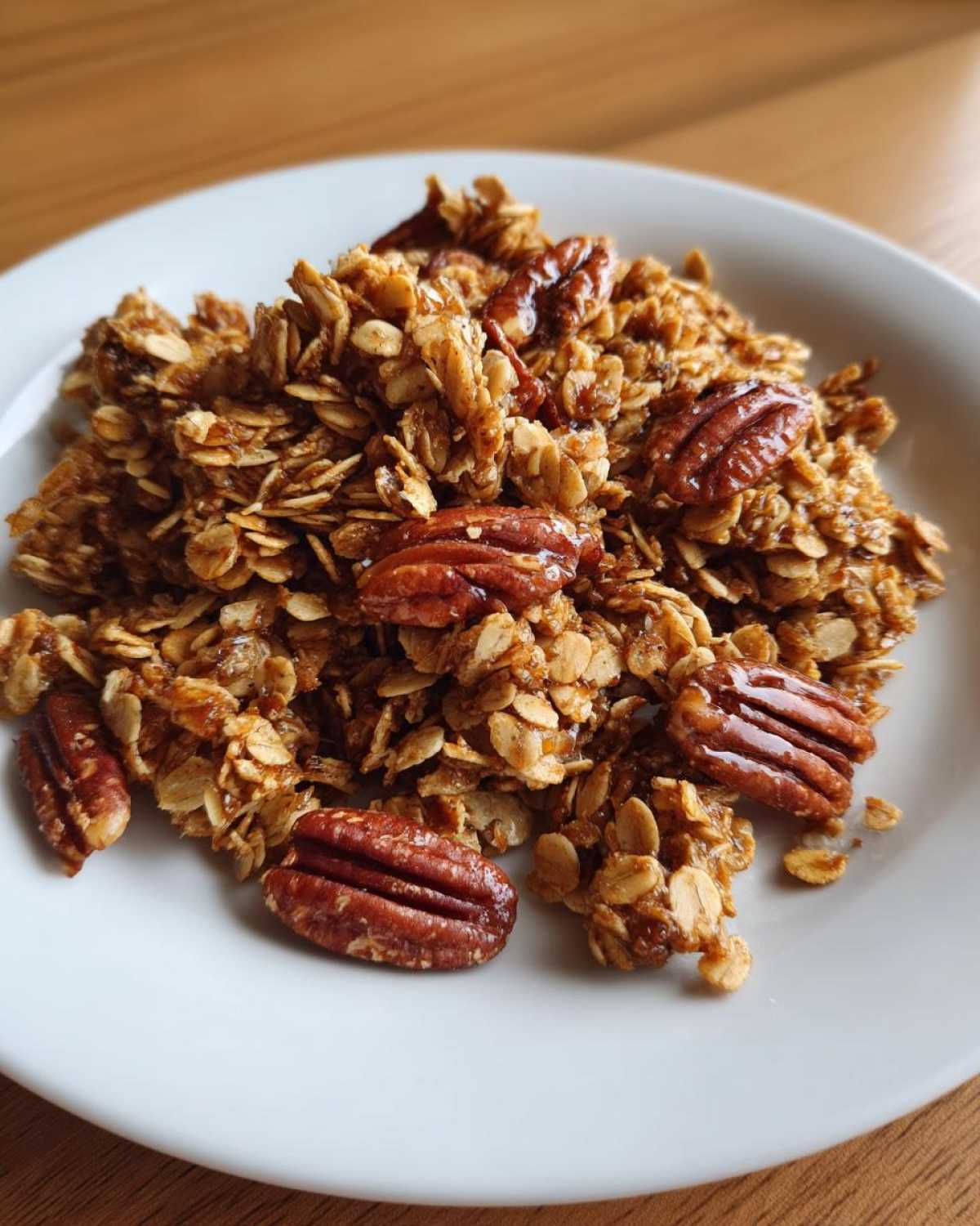 Maple Pecan Granola to Jazz Up January Mornings - detail 1