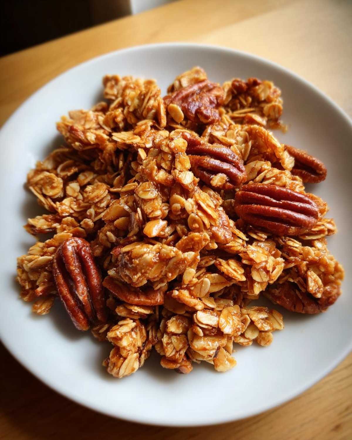 Maple Pecan Granola to Jazz Up January Mornings - detail 3