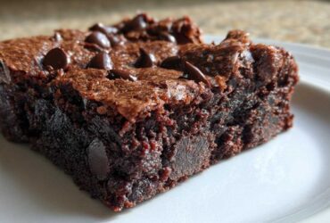 Vegan Fudgy Brownies (Secret Ingredient: Black Beans)