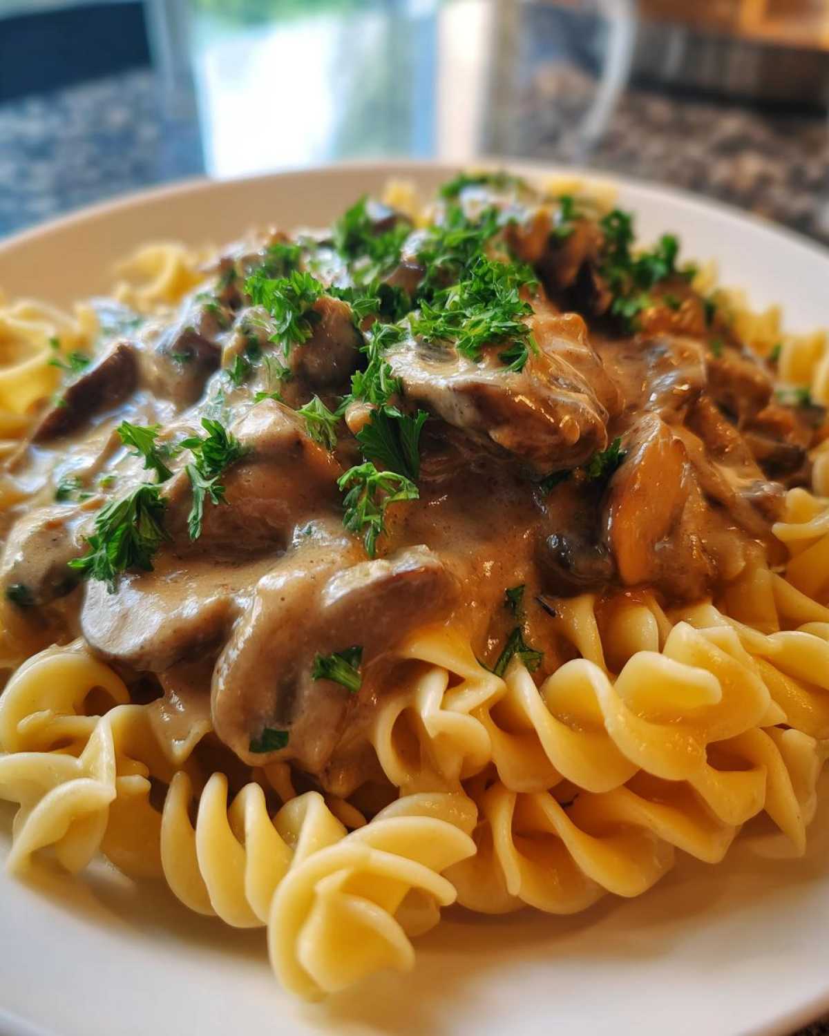 Veganuary Challenge: Creamy Vegan Mushroom Stroganoff - detail 1