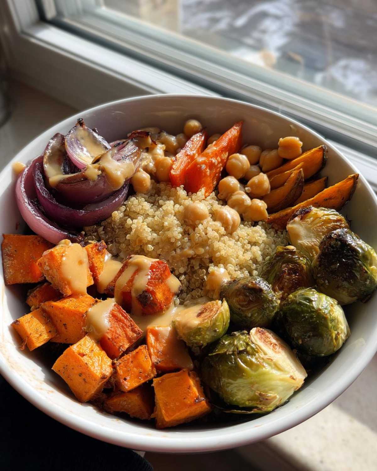 Winter Buddha Bowl with Roasted Veggies & Quinoa - detail 2