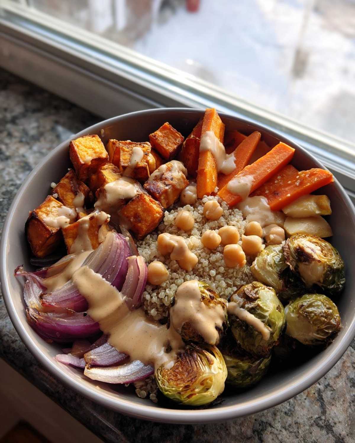 Winter Buddha Bowl with Roasted Veggies & Quinoa - detail 3