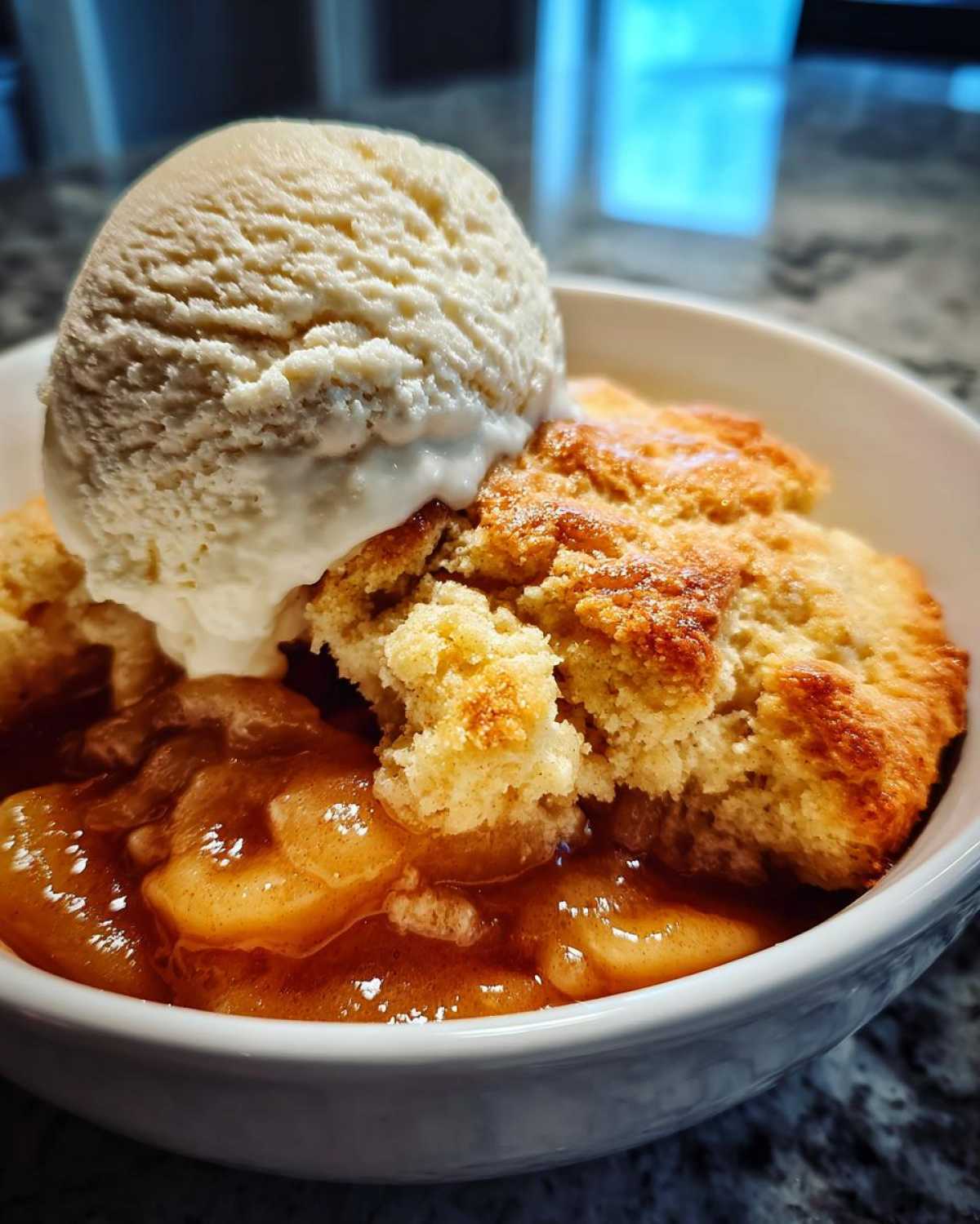 apple cobbler - detail 1