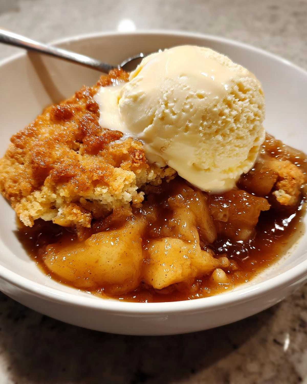 apple cobbler - detail 2
