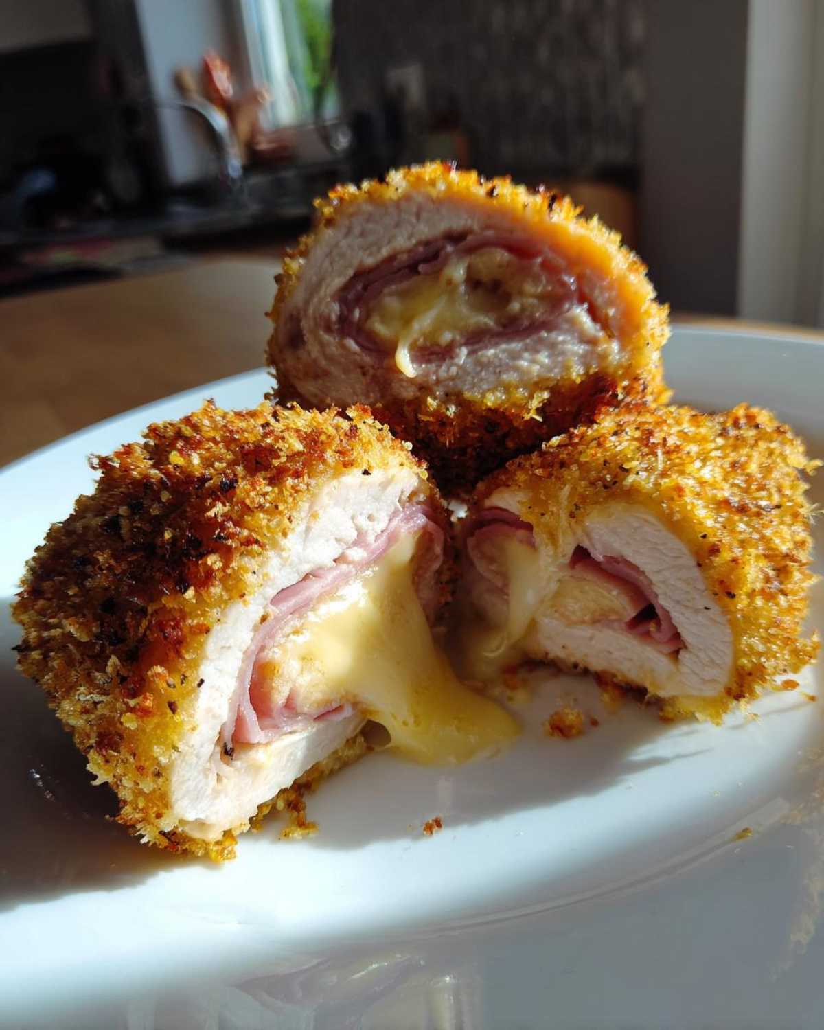 chicken cordon bleu - detail 4