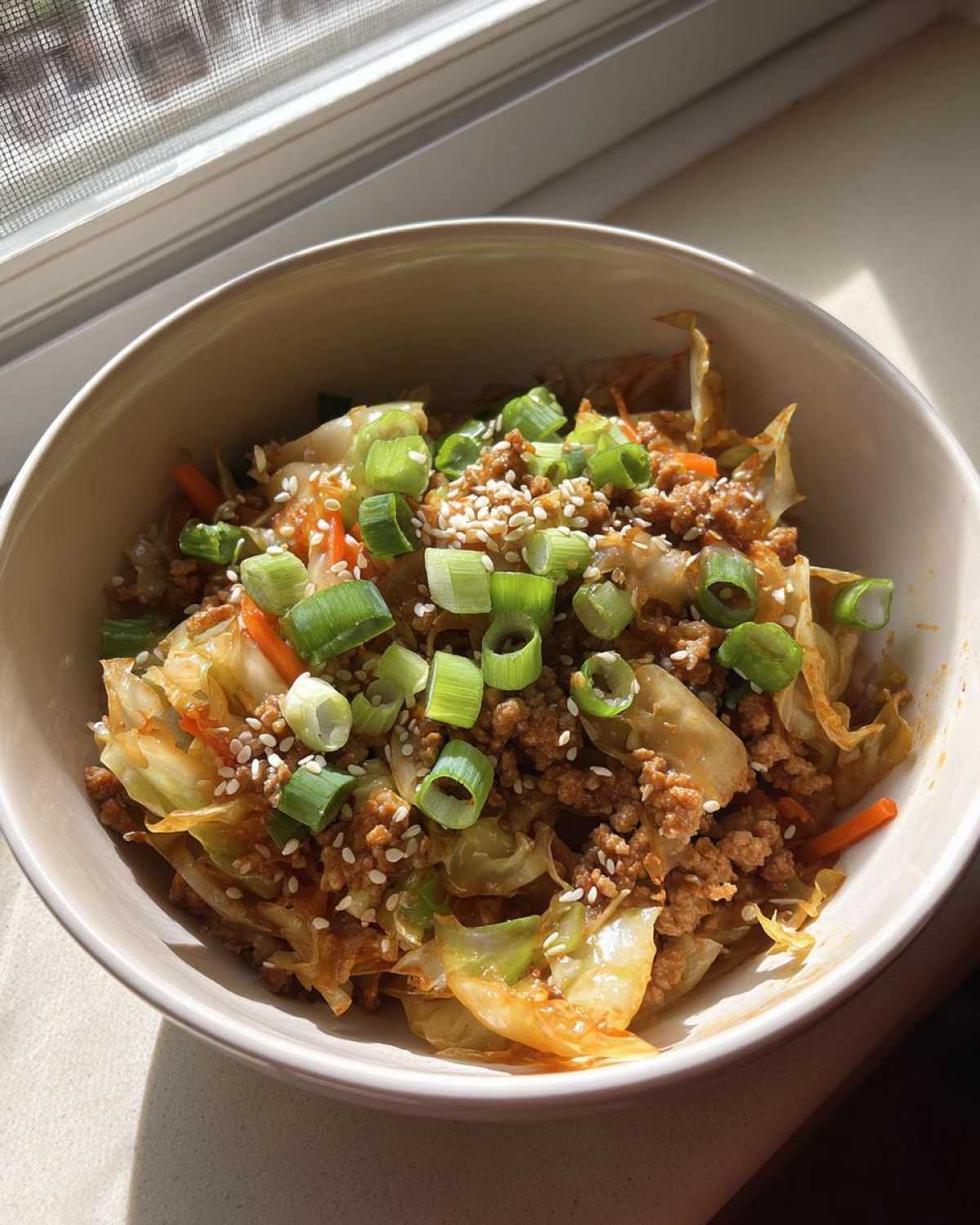 egg roll in a bowl - detail 3
