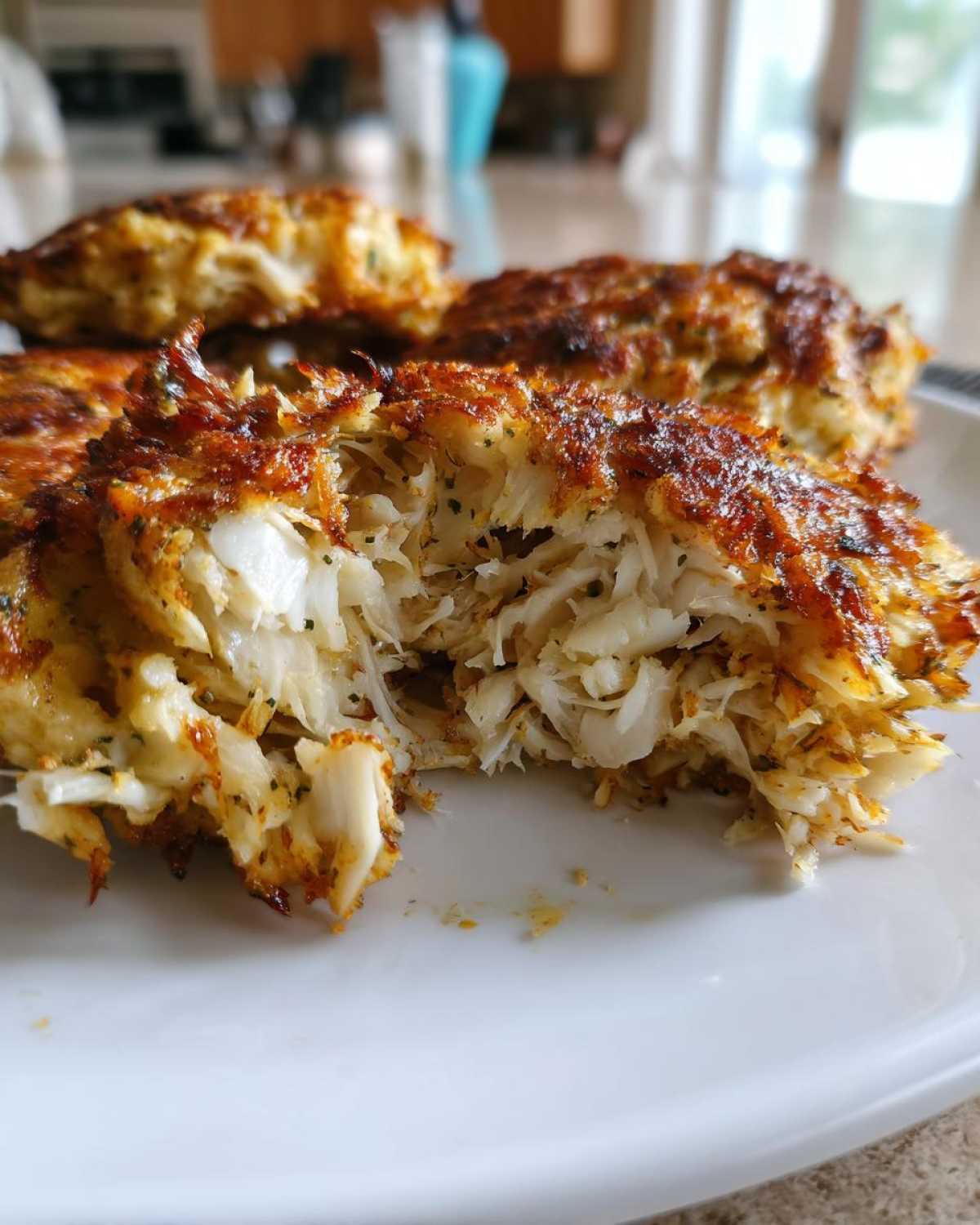 maryland crab cakes - detail 2
