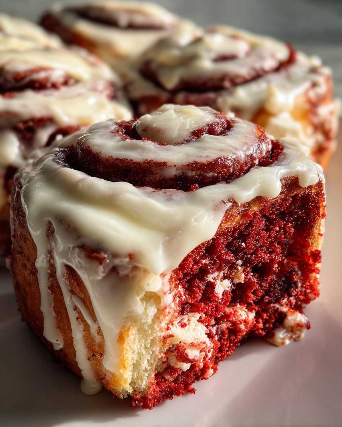 red velvet cinnamon rolls - detail 3