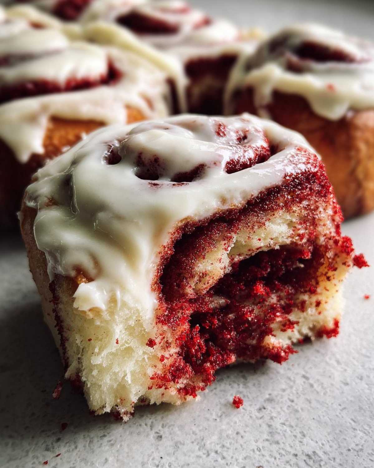 red velvet cinnamon rolls - detail 4