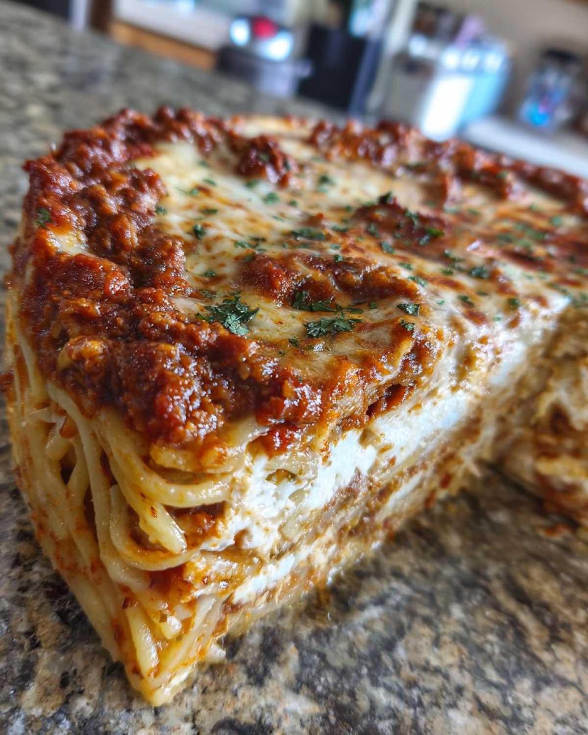 spaghetti pie - detail 3