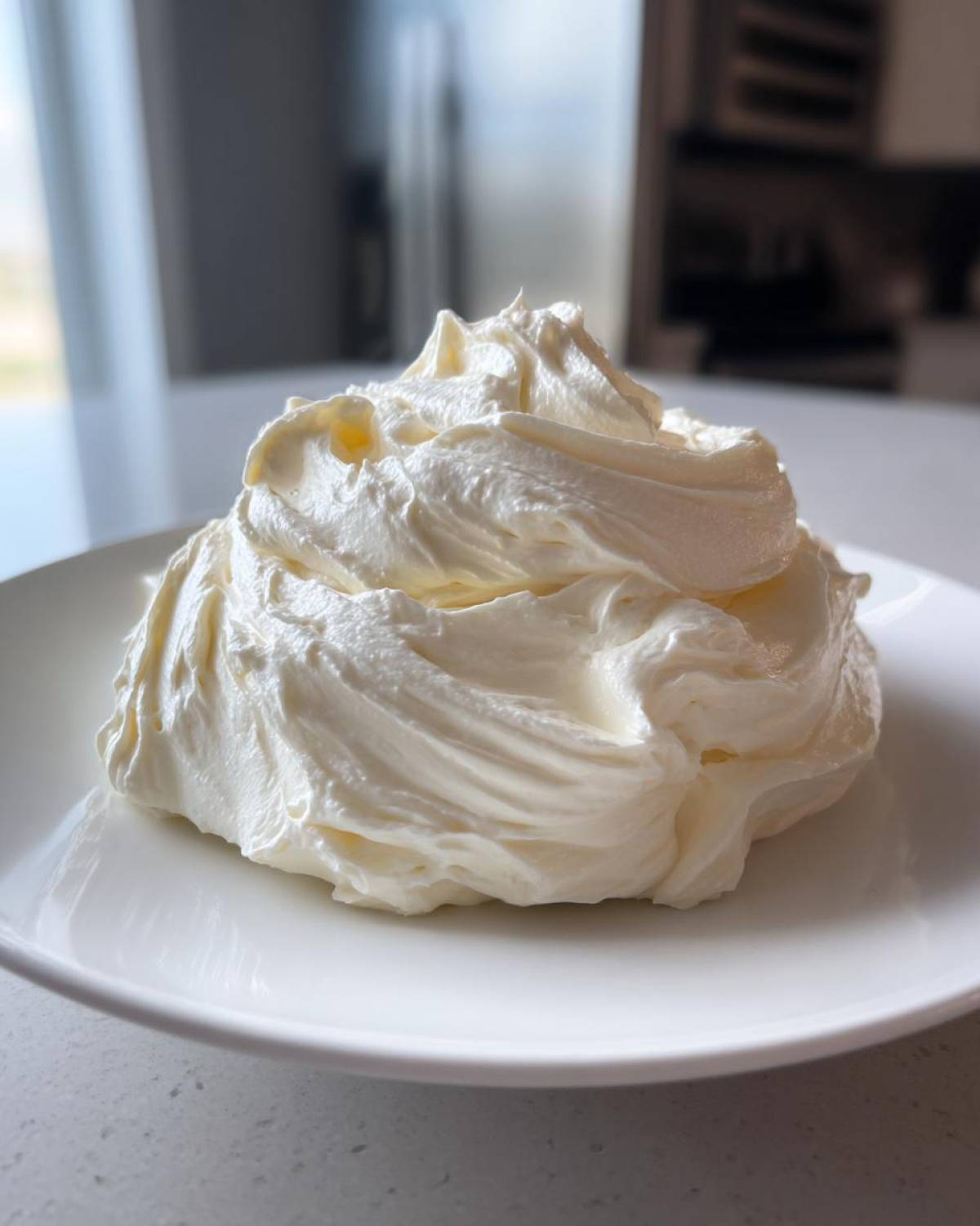vanilla buttercream frosting - detail 2
